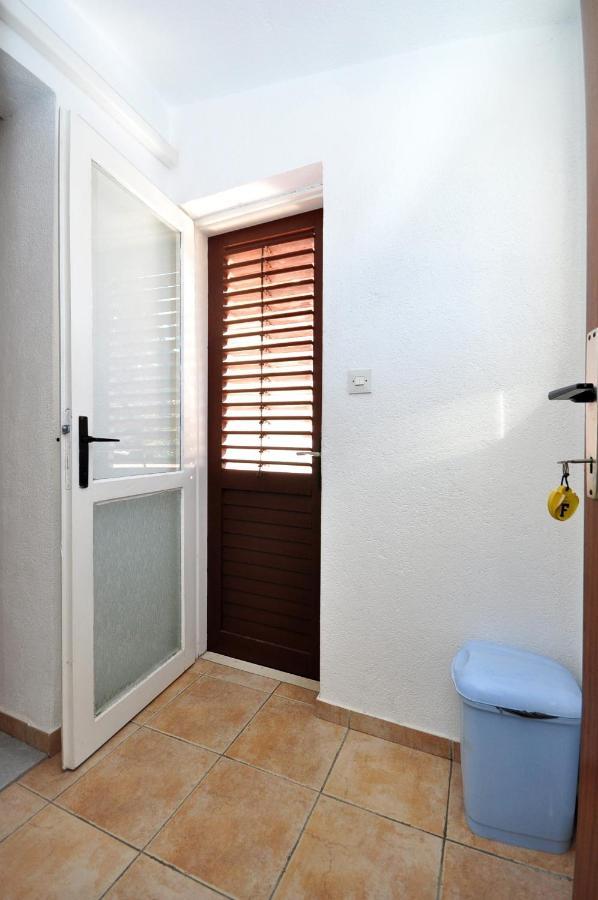 Apartments By The Sea Arbanija, Ciovo - 1085 Trogir Luaran gambar